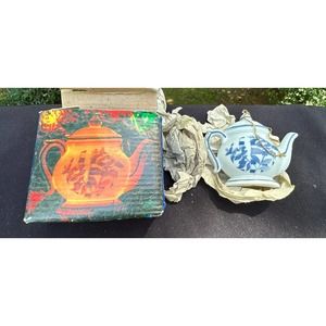 Nobel Hall Ceramic Teapot Lightup Ornament-Blue & White Vintage -S18